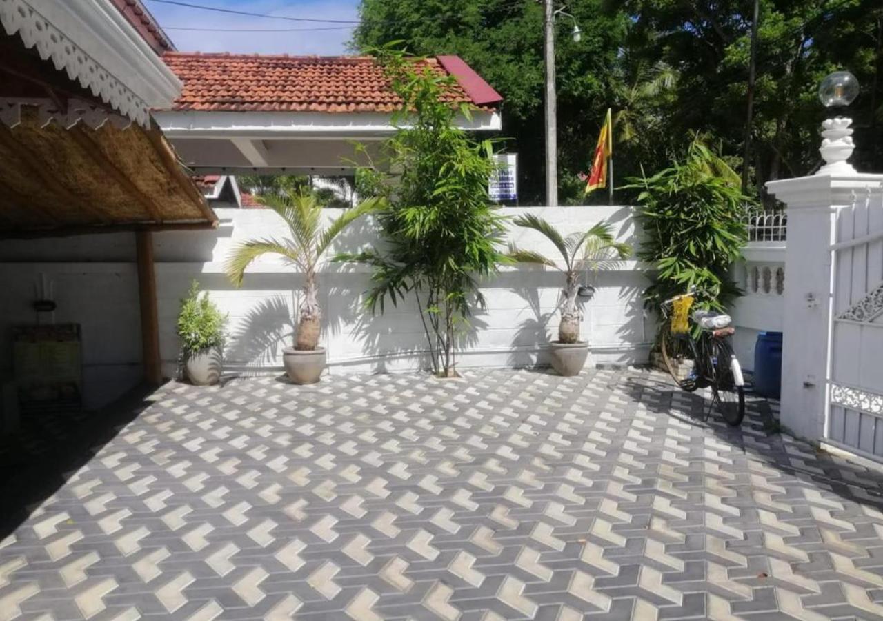 Cozy Inn Negombo Buitenkant foto