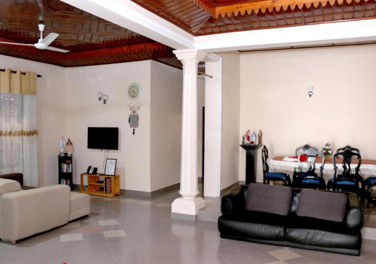 Cozy Inn Negombo Buitenkant foto