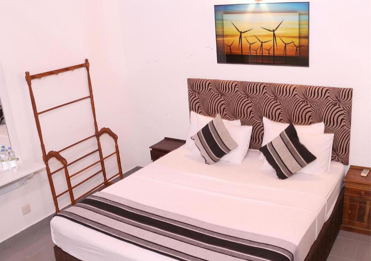 Cozy Inn Negombo Buitenkant foto
