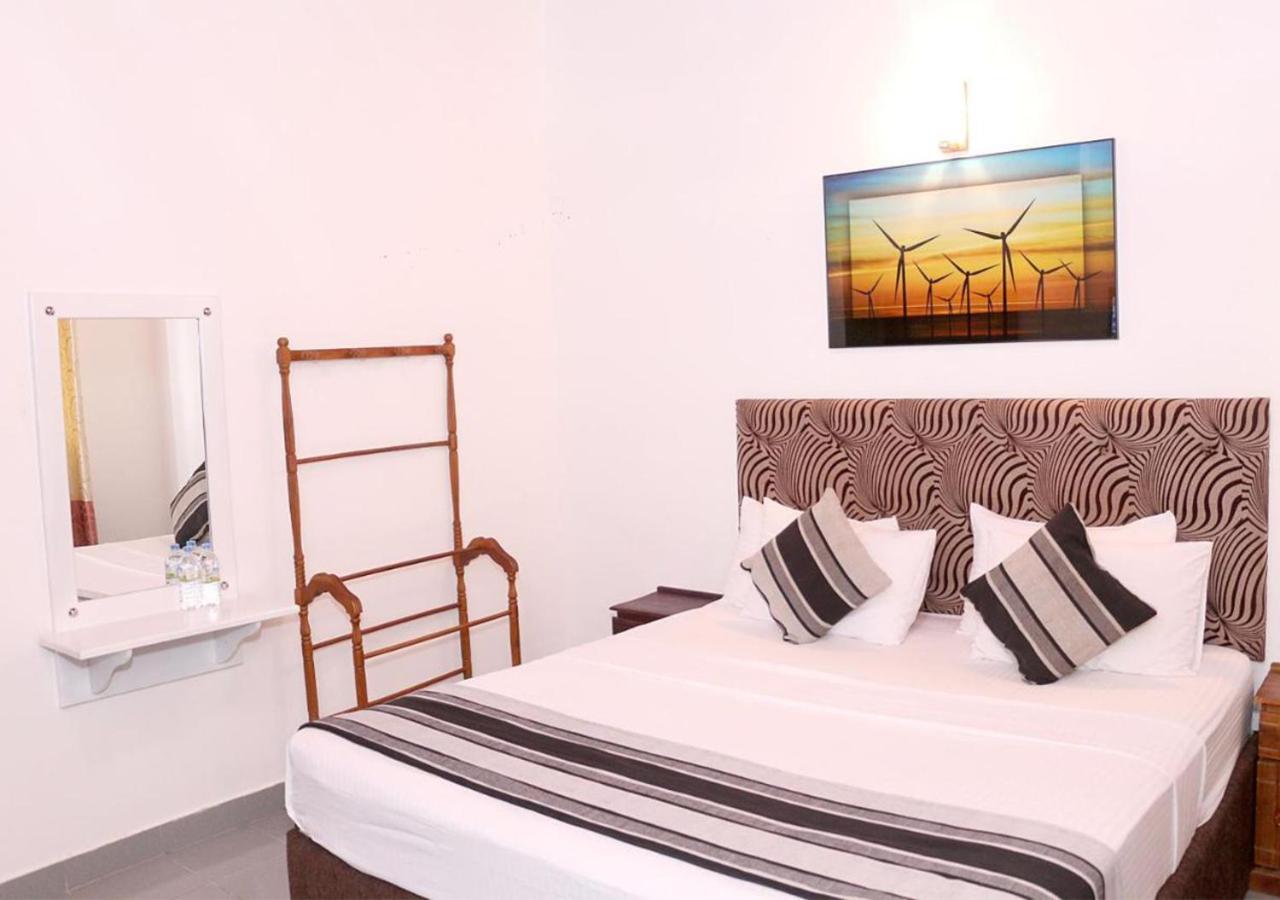 Cozy Inn Negombo Buitenkant foto