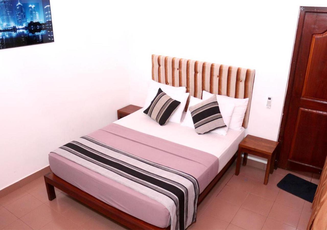 Cozy Inn Negombo Buitenkant foto